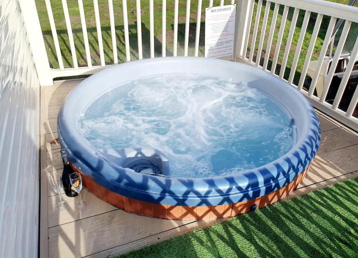 15 Kestrel Close Hot Tub Retreat Tattershall Bagian luar foto