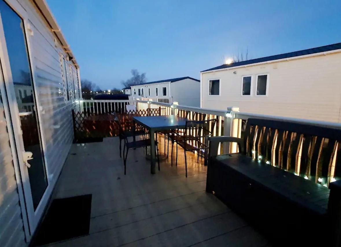 15 Kestrel Close Hot Tub Retreat Tattershall Bagian luar foto