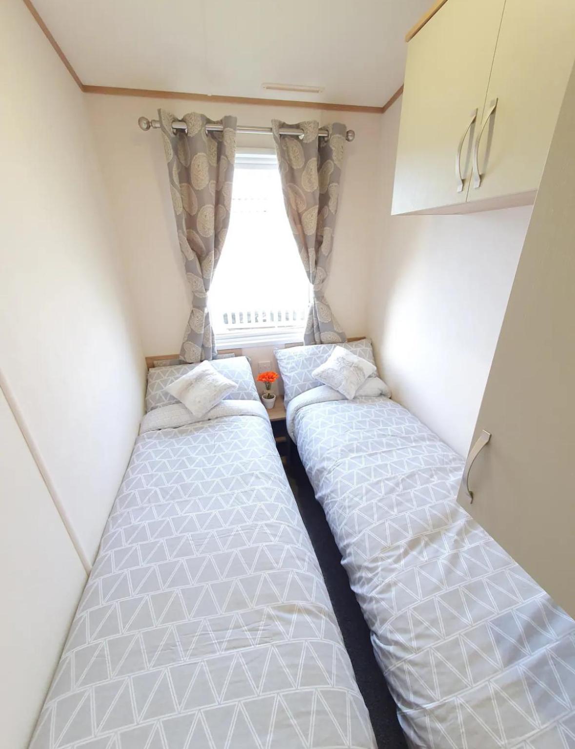 15 Kestrel Close Hot Tub Retreat Tattershall Bagian luar foto