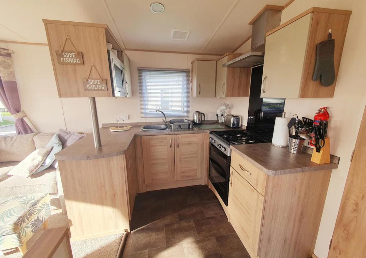15 Kestrel Close Hot Tub Retreat Tattershall Bagian luar foto